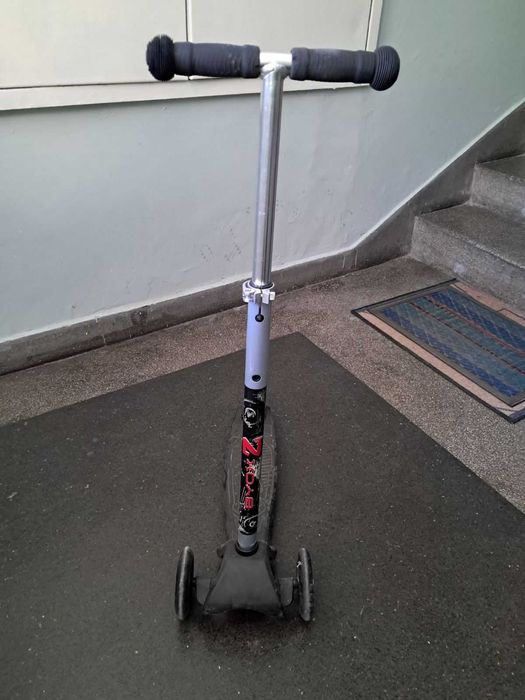 Продавам детска тротинетка Byox Z
