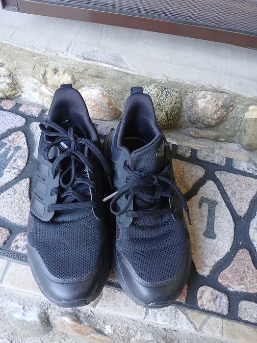 Adidasi  unisex.