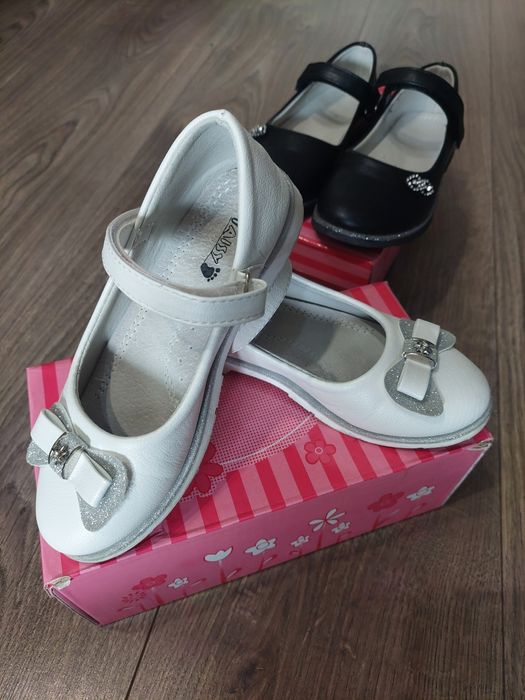 Обувки за момиче-2броя 30 лева