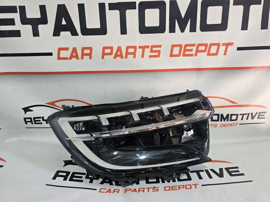 Far dreapta led Renault Austral dupa 2022 cod 260103381R