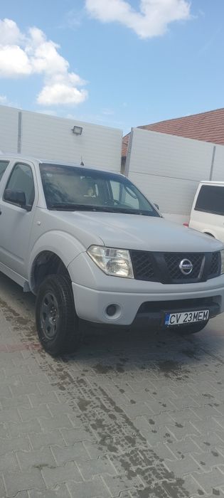 Vand nisan navaro 2007 2.5 acte valabile masina intretinuta