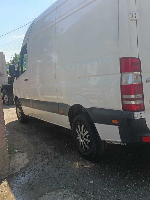 Vând Mercedes-Benz Sprinter