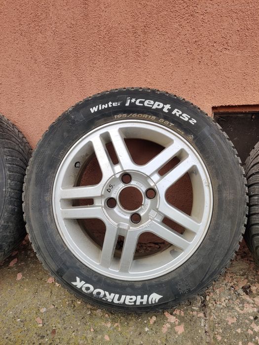 Set roți Ford ,anvelope iarnă+ jante aluminiu R15