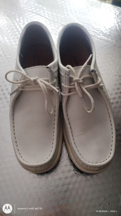 Бели дамски мокасини естествена кожа