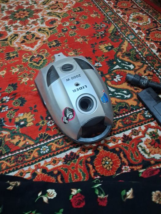 Pilesos malo polzovalis  pochti novi obrashaites 5 mik  vozle karzinki