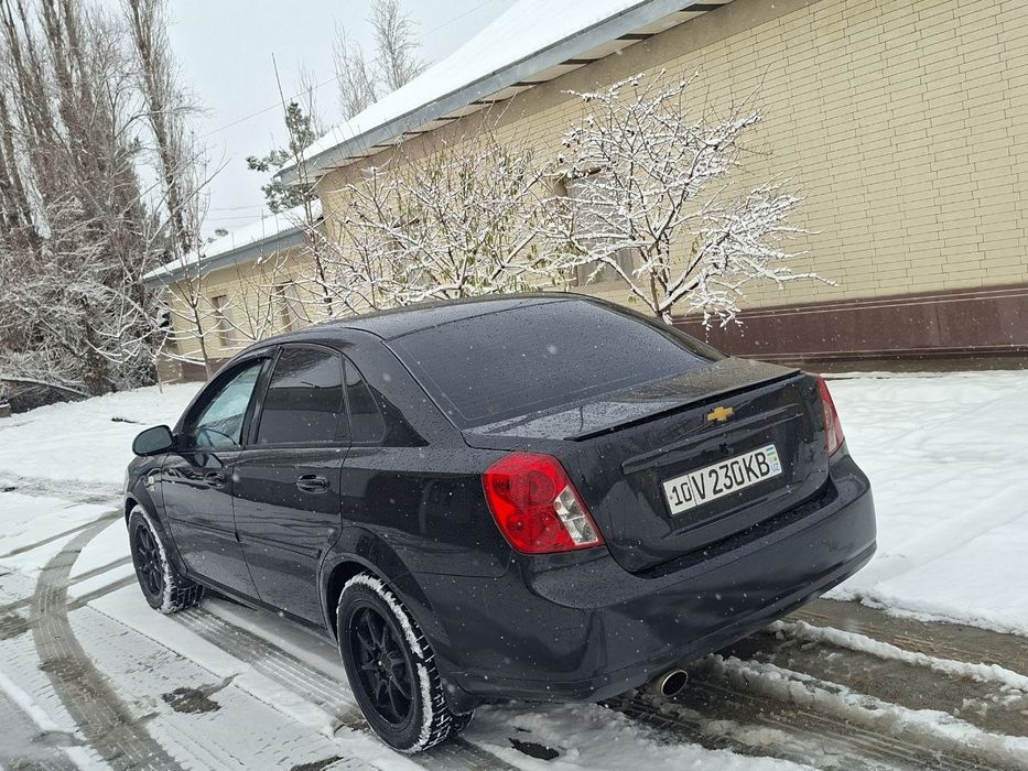 Lasetti 1.6 avtomat sotiladi