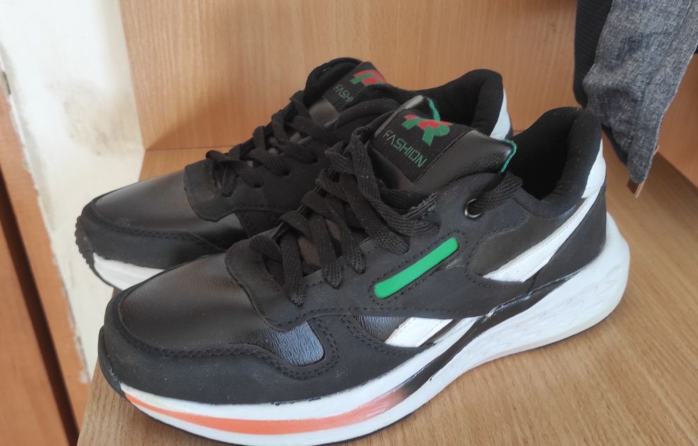 Кроссовки 39 размер