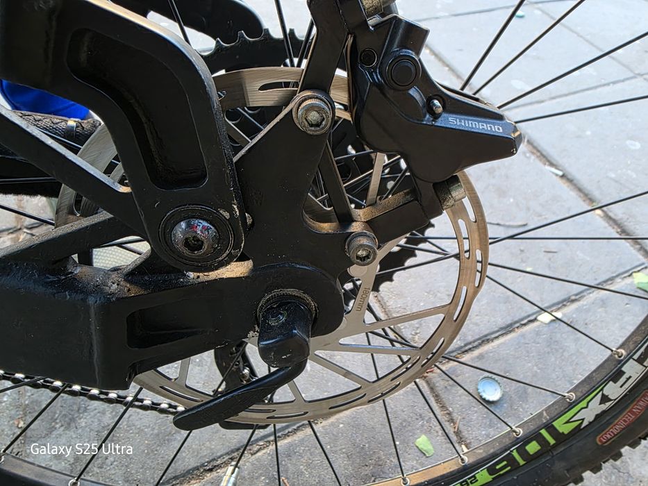 Мощен Custom Downhill E-bike Повечето части са нови!