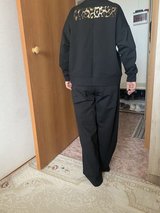 Спортивный новый костюм