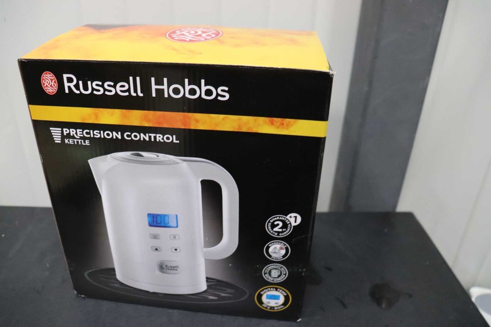 Ел. кана Russell Hobbs Precision Control 2200W, 1.7л LCD дисплей, Бяла