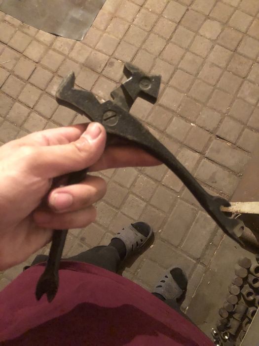 Продам молоток сапожника