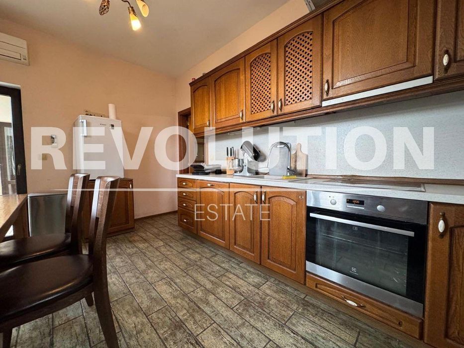 Къща в района на извън Варна!