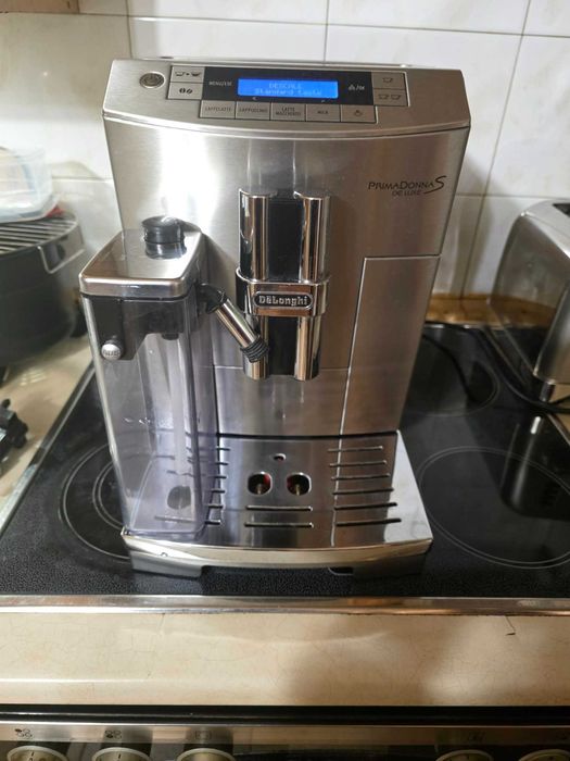 Продавам Кафе Автомат Delonghi Primadonna S De Luxe