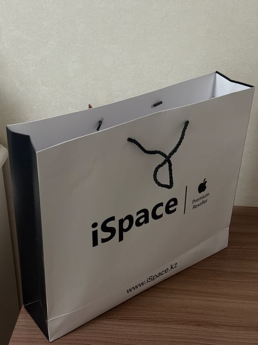 Продам Macbook Air M5