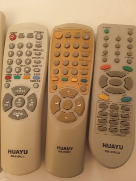 Пульты от телевизоров разные
