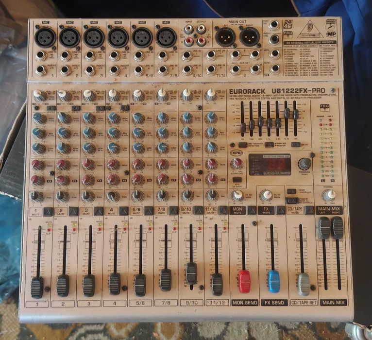 Mixer Audio Behringer UB1222FX-PRO – 12 canale, FX, EQ