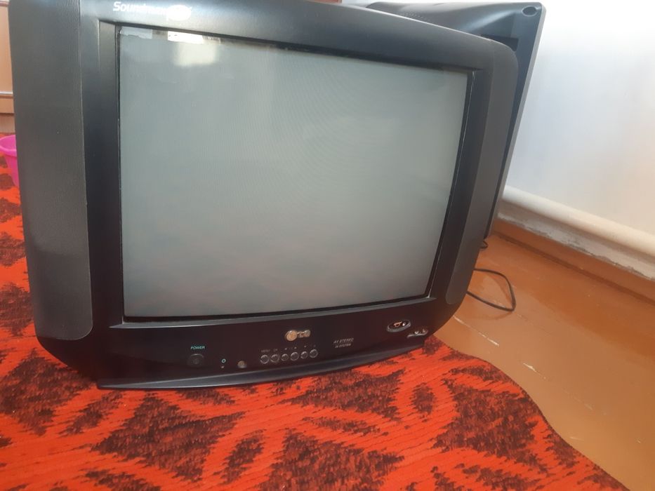 Lg televizor satiladi