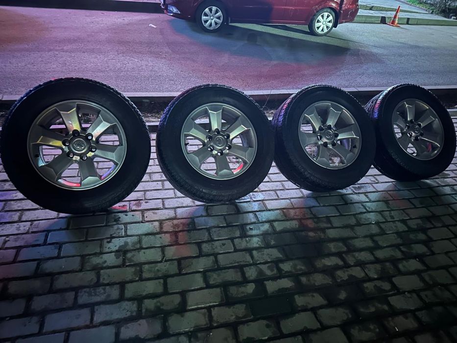 Срочно продам шины с дисками