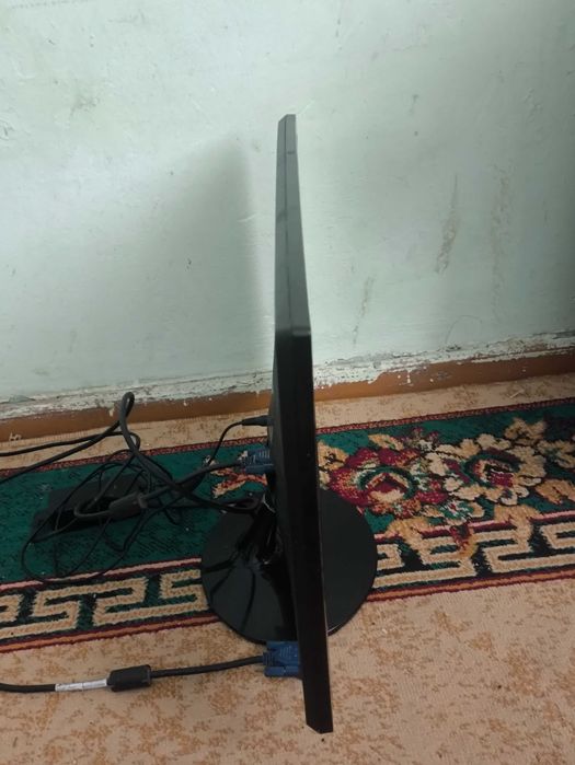 Монитор  Самсунг s22d330 для кмютера