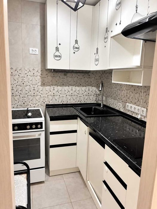Продам  2-комнат. квартиру по пр .Республике