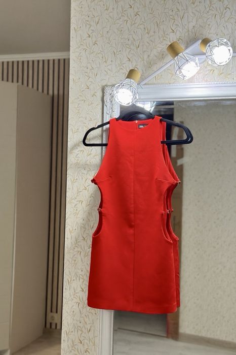 Продавам рокли на различни марки ZARA ASOS ALESSA .