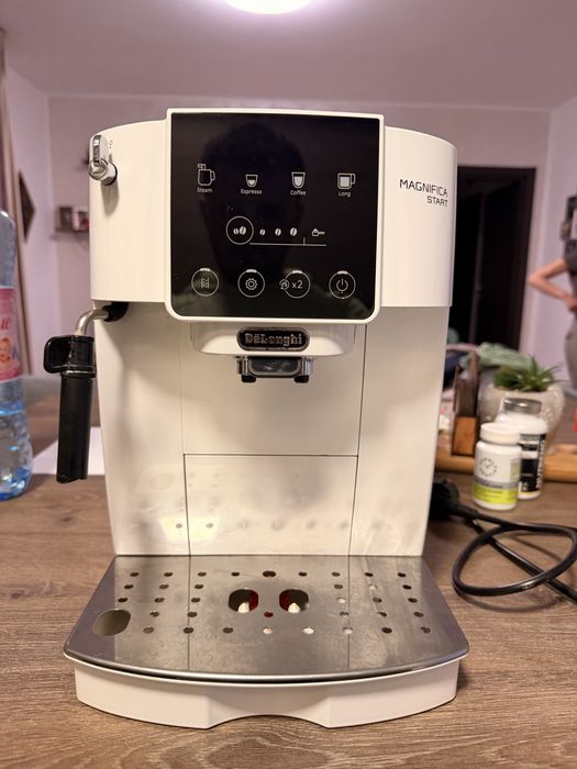 Expresor Delonghi Magnifica Start