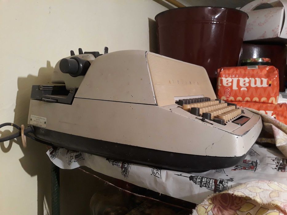 Masina de scris electrica