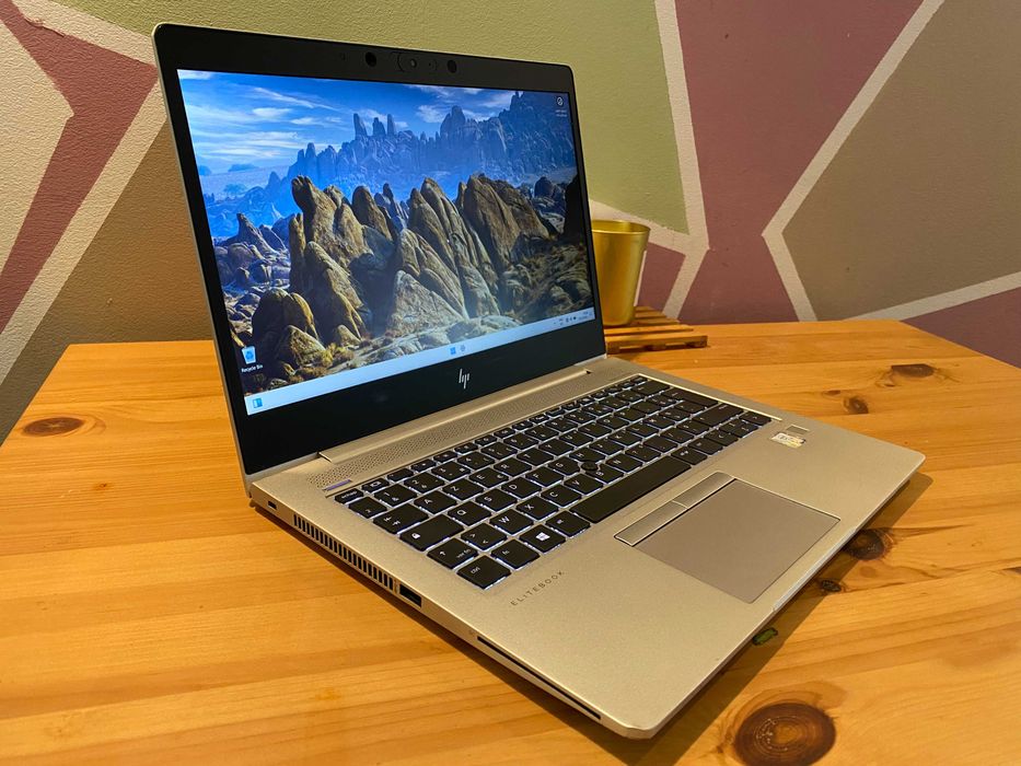 Лаптоп HP EliteBook 830 G6, i5-8365U, 16GB DDR4, 256GB SSD, Тъчскрийн, 13.3" IPS Full HD 1920x1080, Windows 11 Pro