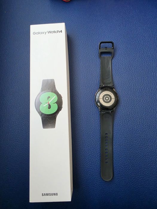 Смарт часовник Samsung Galaxy Watch 4