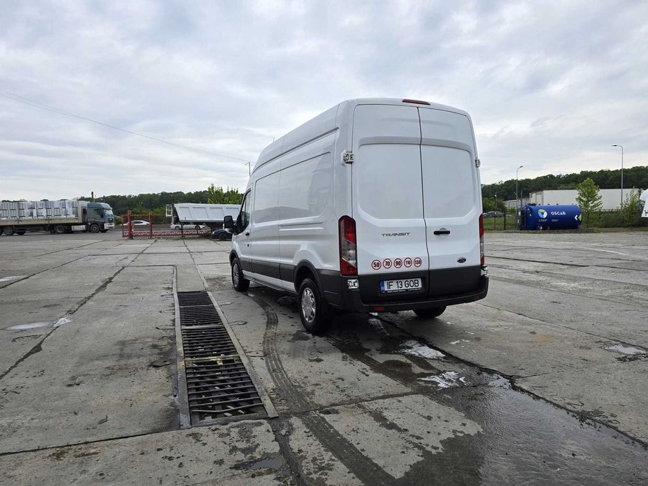 Autoutilitara Ford Transit - Primul proprietar