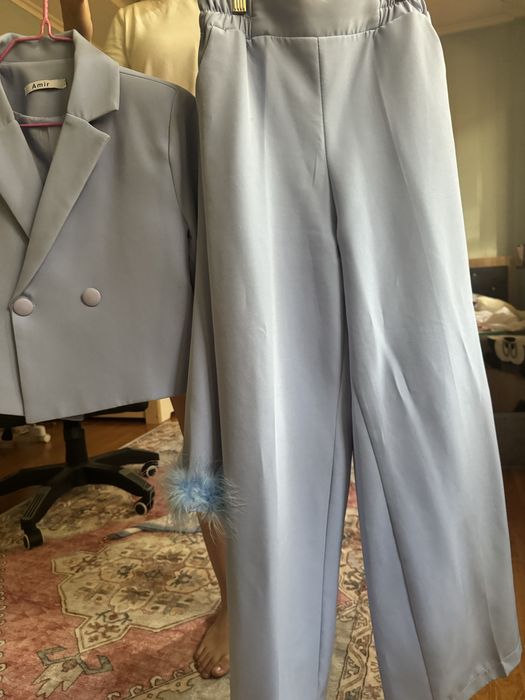 Одежда костюм двойка. Цвет голубой.