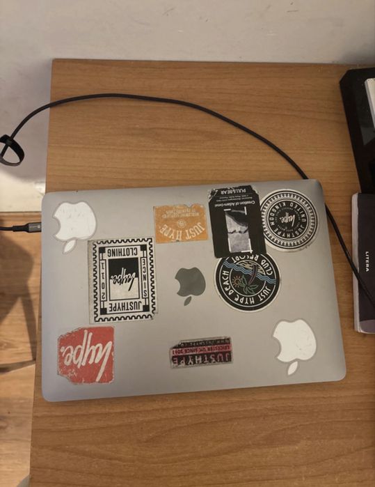 MacBook 2020 A2179 Defect i5, 8GB RAM / 256GB SSD