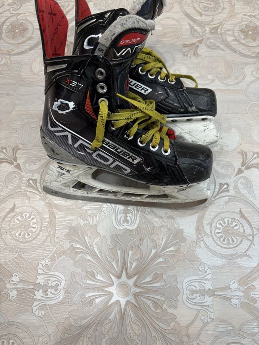 Продам коньки Bauer