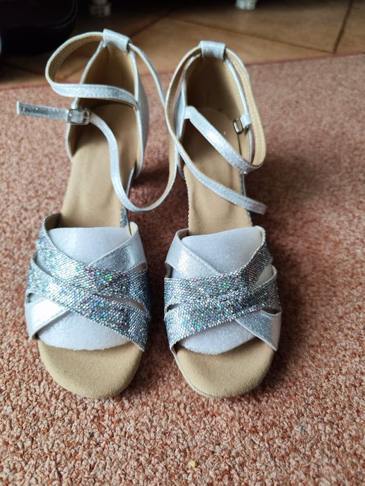 Елегантни дамски обувки 38 номер