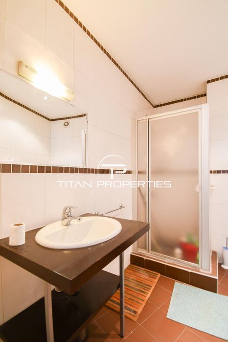 Мезонет, под наем, Център - Докторски паметник