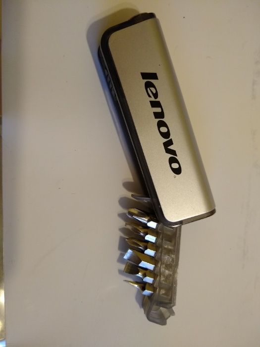 Отвертки комплект и фенер Lenovo