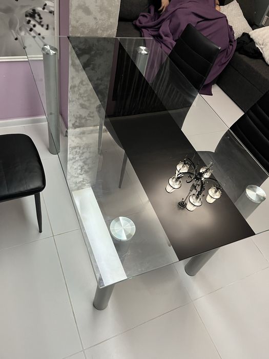 Стъклена трапезна маса със столове