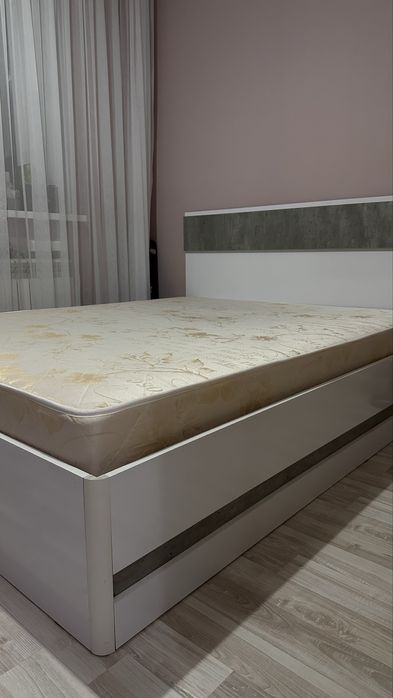 Продам кровать с матрасом Аскона