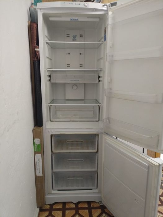 Продам холодильник