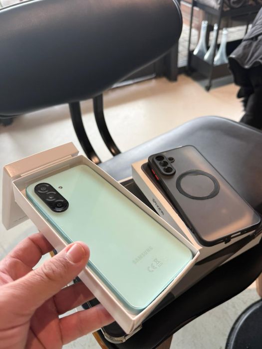 Samsung a26 blue nou !