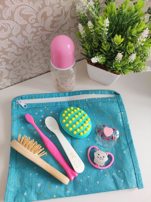 Продам пакет игрушек для девочки кукла реборн с набором одежды