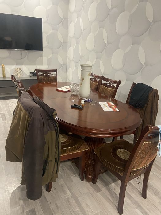 Продам стол из чистого дерева + стулья