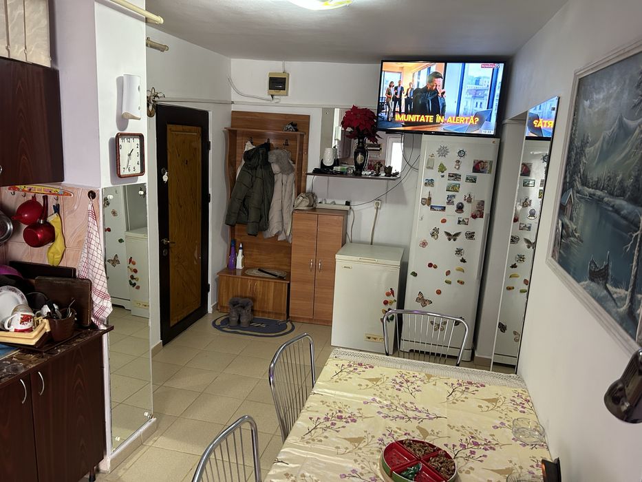 Vand apartament 2 camere