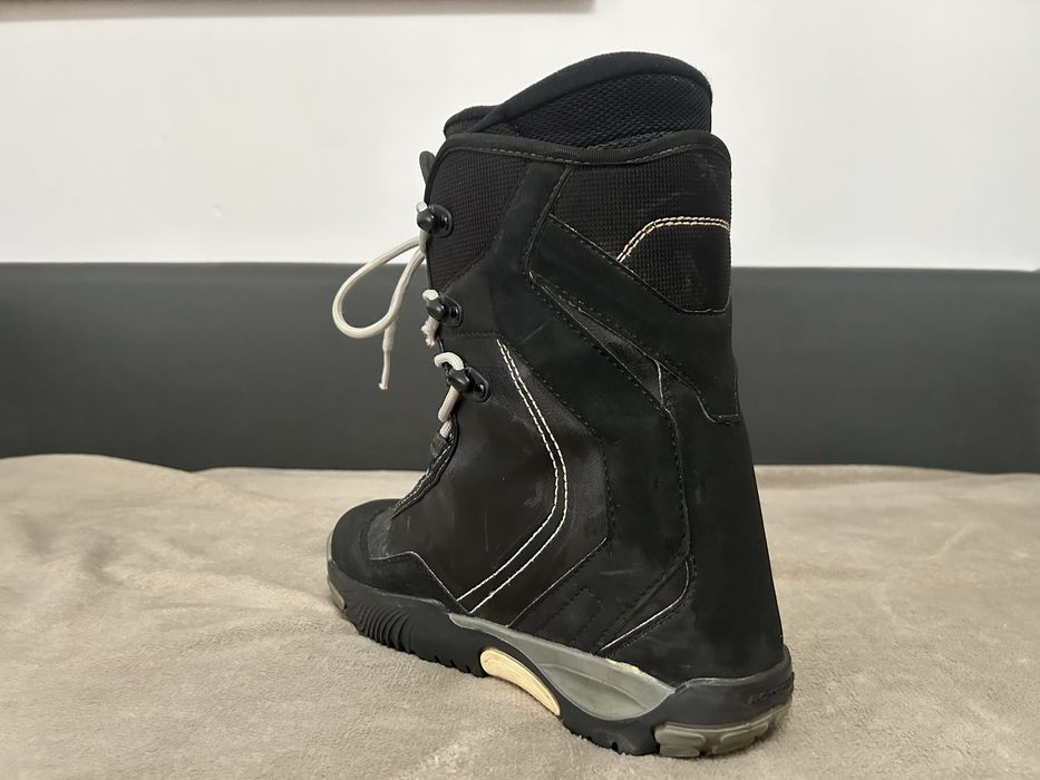 Vând echipament snowboard complet,stare perfecta.