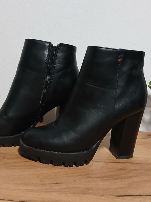 Botine piele ecologică