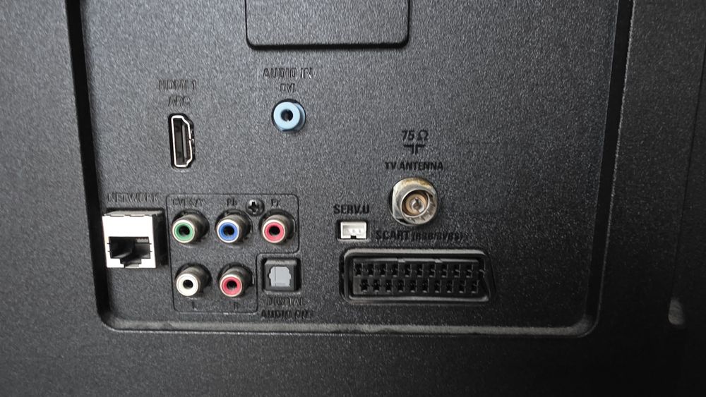 Телевизор Филипс/ Phillips за части или ремонт