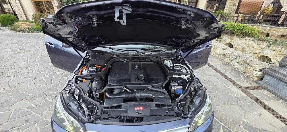 Mercedes-Benz E Mercedes E 300 Bluetec Hibrid 204 Cp Amg Pack Impozit aproape 0
