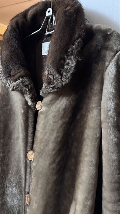 Женская шуба мутон