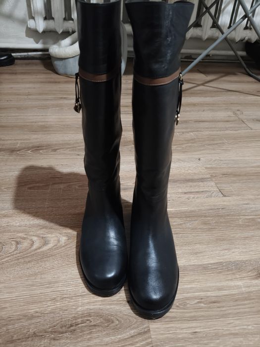 Срочно продам весенние осенние сапоги