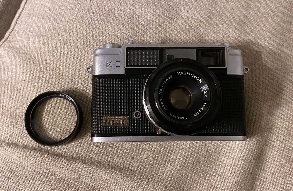 Aparat foto film Yashica M-II - model de colectie - netestat anii 60